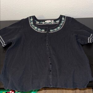 D&co Black Embroidered Scoop-Neck Button Front Blouse